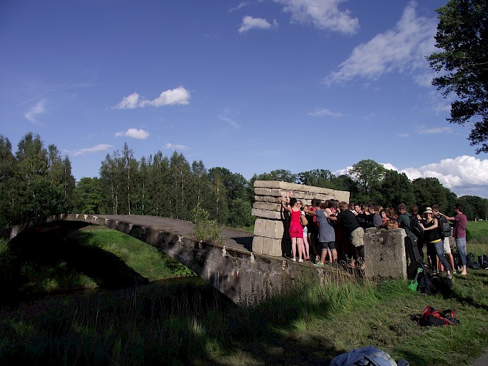 Teilnehmende der DE-PL-CZ-SK Jugendbegegnung FestiWall 2012 in Marienthal